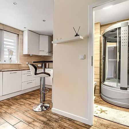 Flower Apartament City Center Apartment Шчечин Екстериор снимка