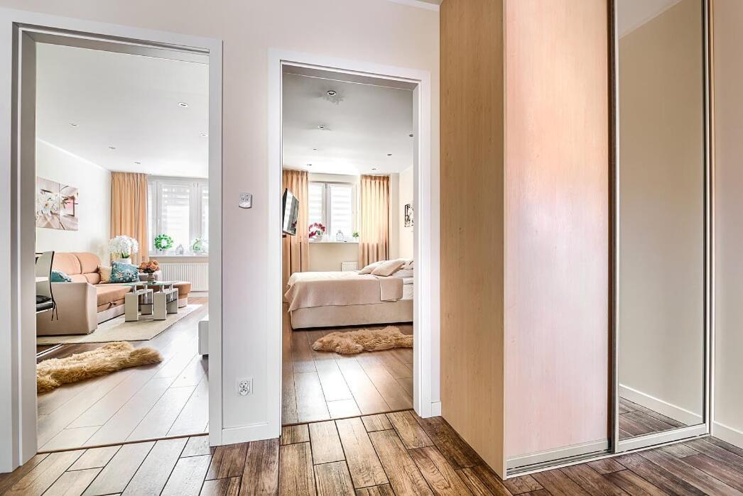 Flower Apartament City Center Apartment Шчечин Екстериор снимка